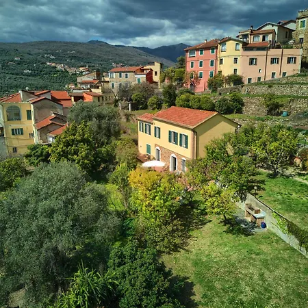 Casa de Férias Casa Immersa Nella Natura Con Piscina Ac E Wifi 2