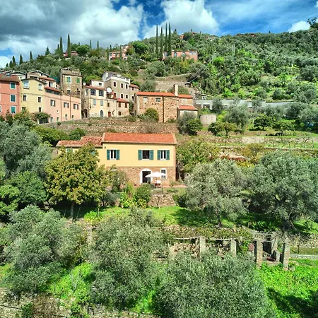 Casa de Férias Casa Immersa Nella Natura Con Piscina Ac E Wifi 2 Isolalunga