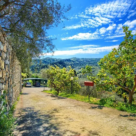 Casa Immersa Nella Natura Con Piscina Ac E Wifi 2 *