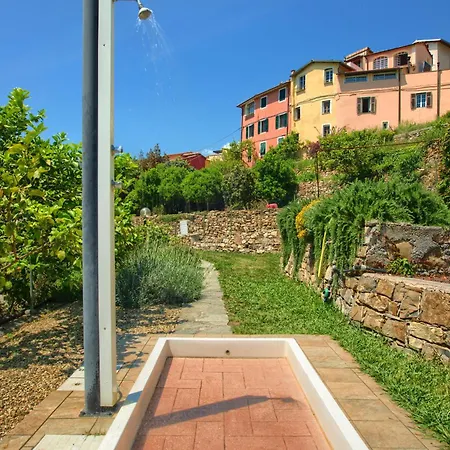 Casa de Férias Casa Immersa Nella Natura Con Piscina Ac E Wifi 2