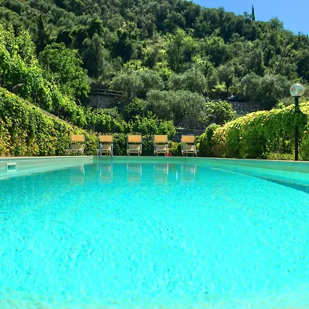 Casa de Férias Casa Immersa Nella Natura Con Piscina Ac E Wifi 2 Isolalunga